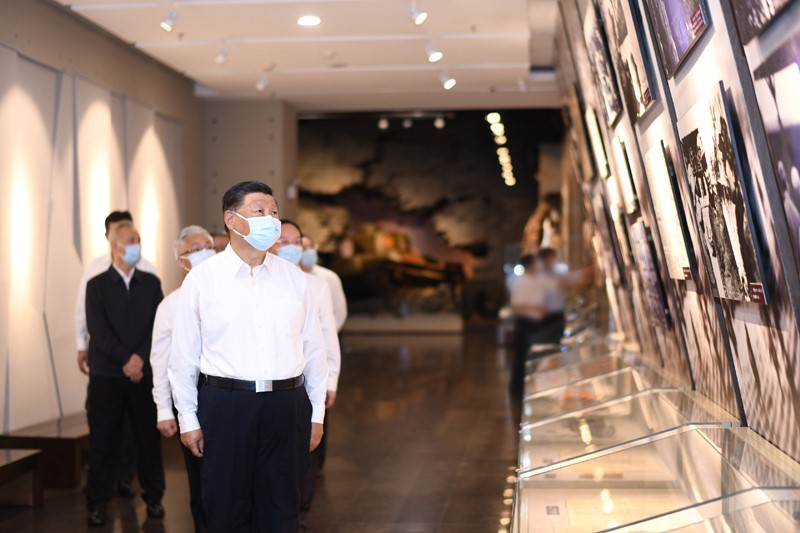 2022年8月16日至17日，中共中央總書記、國家主席、中央軍委主席習(xí)近平在遼寧考察。這是16日下午，習(xí)近平在錦州市考察遼沈戰(zhàn)役紀(jì)念館。 新華社記者 燕雁 攝