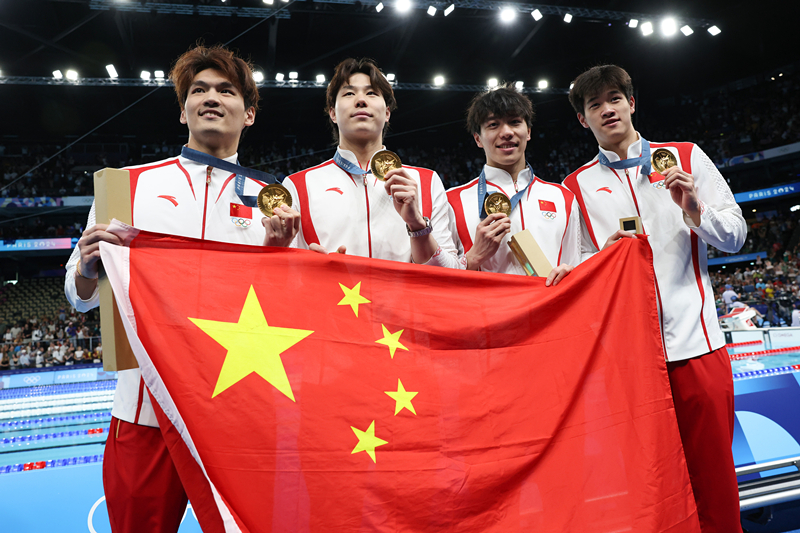 當?shù)貢r間2024年8月4日，巴黎奧運會游泳項目男子4×100米混合泳接力決賽，中國隊奪金。